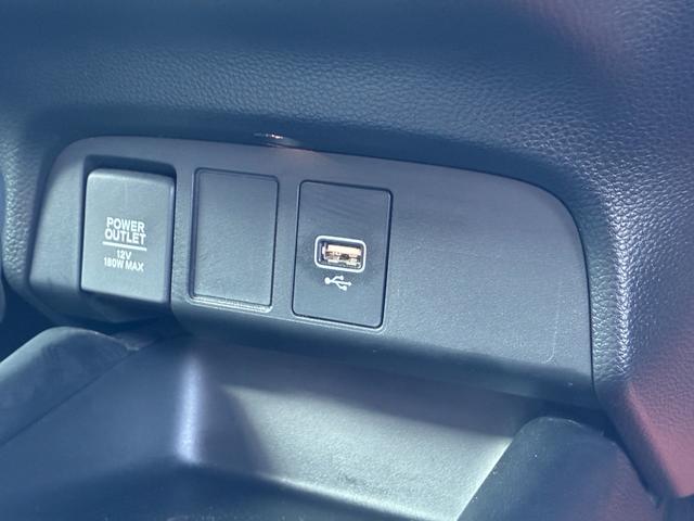 フィット e:HEVホーム 衝突軽減 レーンアシスト 純正ナビ CD DVD MSV Bluetooth接続 バックカメラ スマートキー ETC コーナーセンサー アダプティブクルコン LED オートハイビーム オートライト(30枚目)