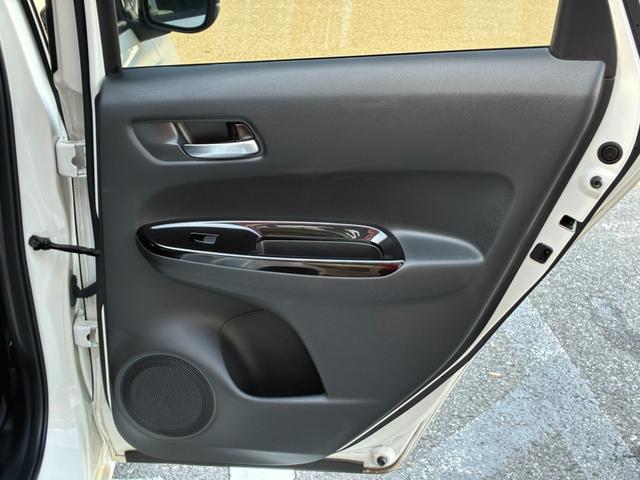 フィット e:HEVホーム 衝突軽減 レーンアシスト 純正ナビ CD DVD MSV Bluetooth接続 バックカメラ スマートキー ETC コーナーセンサー アダプティブクルコン LED オートハイビーム オートライト(41枚目)