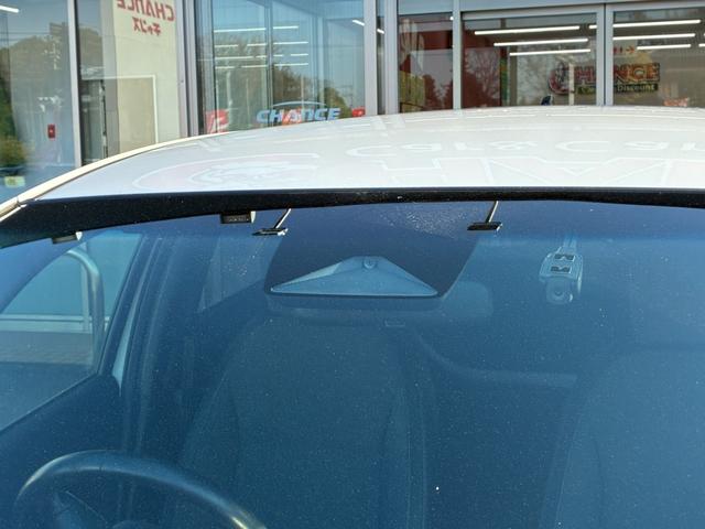 フィット e:HEVホーム 衝突軽減 レーンアシスト 純正ナビ CD DVD MSV Bluetooth接続 バックカメラ スマートキー ETC コーナーセンサー アダプティブクルコン LED オートハイビーム オートライト(52枚目)