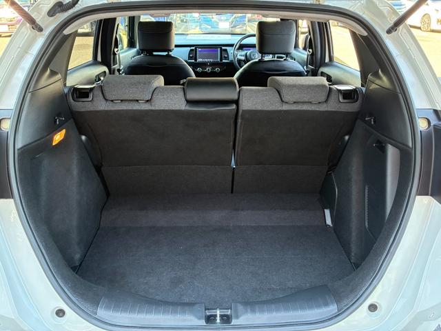 フィット e:HEVホーム 衝突軽減 レーンアシスト 純正ナビ CD DVD MSV Bluetooth接続 バックカメラ スマートキー ETC コーナーセンサー アダプティブクルコン LED オートハイビーム オートライト(71枚目)