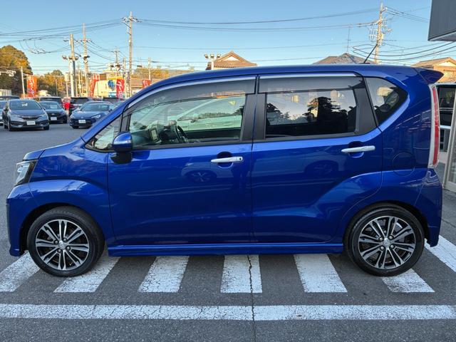 ステラ カスタムＲＳ　純正ナビ　フルセグＴＶ　ＣＤ　ＤＶＤ　ＢＴ接続　バックカメラ　スマートキー　プッシュスタート　ＥＴＣ　電動格納ミラー　ＬＥＤ　フォグライト　オートライト　オートハイビーム　純正アルミ（11枚目）