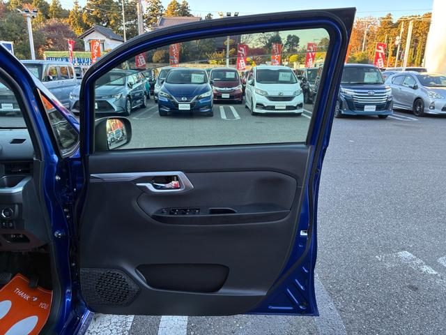 ステラ カスタムＲＳ　純正ナビ　フルセグＴＶ　ＣＤ　ＤＶＤ　ＢＴ接続　バックカメラ　スマートキー　プッシュスタート　ＥＴＣ　電動格納ミラー　ＬＥＤ　フォグライト　オートライト　オートハイビーム　純正アルミ（14枚目）