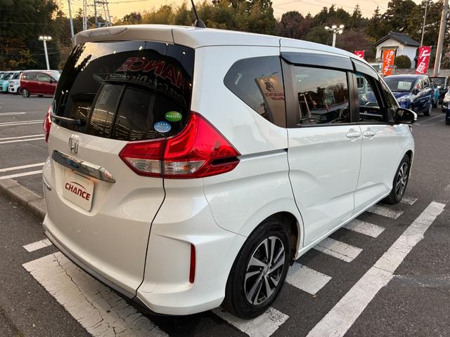 フリード＋ Ｇ・ホンダセンシング　衝突軽減ブレーキ　レーンキープアシスト　フロアマット　純正ナビ　ワンセグ　ＣＤ　ＢＴ接続　バックカメラ　アイドリングストップ　スマートキー　ＥＴＣ　アダプティブクルコン　ドラレコＦＲ　両側デンスラ（7枚目）