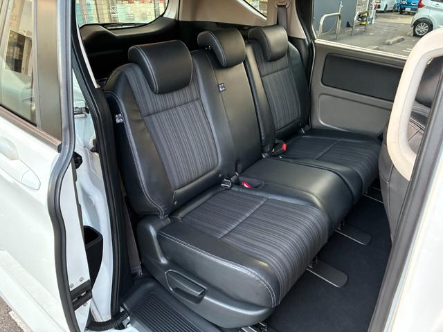 フリード＋ Ｇ・ホンダセンシング　衝突軽減ブレーキ　レーンキープアシスト　フロアマット　純正ナビ　ワンセグ　ＣＤ　ＢＴ接続　バックカメラ　アイドリングストップ　スマートキー　ＥＴＣ　アダプティブクルコン　ドラレコＦＲ　両側デンスラ（16枚目）