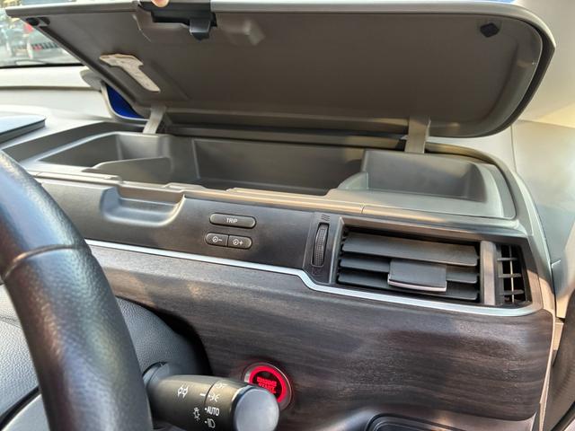フリード＋ Ｇ・ホンダセンシング　衝突軽減ブレーキ　レーンキープアシスト　フロアマット　純正ナビ　ワンセグ　ＣＤ　ＢＴ接続　バックカメラ　アイドリングストップ　スマートキー　ＥＴＣ　アダプティブクルコン　ドラレコＦＲ　両側デンスラ（28枚目）