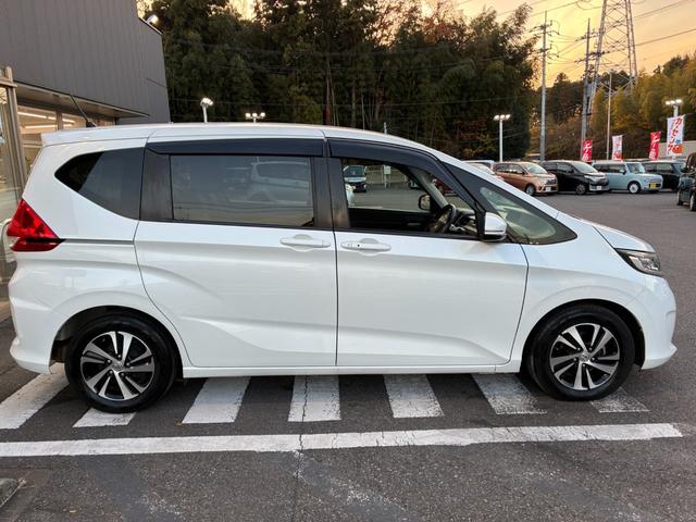 フリード＋ Ｇ・ホンダセンシング　衝突軽減ブレーキ　レーンキープアシスト　フロアマット　純正ナビ　ワンセグ　ＣＤ　ＢＴ接続　バックカメラ　アイドリングストップ　スマートキー　ＥＴＣ　アダプティブクルコン　ドラレコＦＲ　両側デンスラ（62枚目）