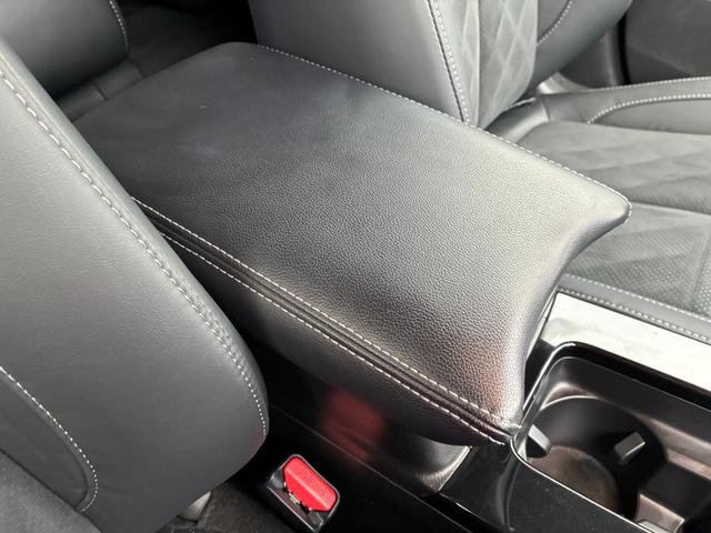 エクリプスクロスPHEV G 衝突軽減ブレーキ レーンアシスト 社外ナビ CD BT接続 バックカメラ スマートキー プッシュスタート ETC コーナーセンサー クルーズコントロール シートヒーター 電動格納ミラー オートライト(33枚目)