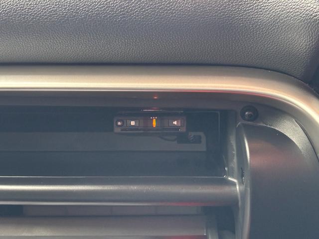 エクリプスクロスPHEV G 衝突軽減ブレーキ レーンアシスト 社外ナビ CD BT接続 バックカメラ スマートキー プッシュスタート ETC コーナーセンサー クルーズコントロール シートヒーター 電動格納ミラー オートライト(35枚目)