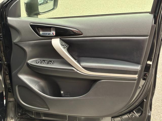 エクリプスクロスPHEV G 衝突軽減ブレーキ レーンアシスト 社外ナビ CD BT接続 バックカメラ スマートキー プッシュスタート ETC コーナーセンサー クルーズコントロール シートヒーター 電動格納ミラー オートライト(41枚目)