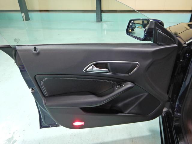 CLA180 シューティングブレーク AMGスタイル レーダーセーフティ ハーフレザーシート シートヒーター キーレスゴー LEDヘッドライト 18インチAMGホイール HDDナビ リアビューカメラ(8枚目)