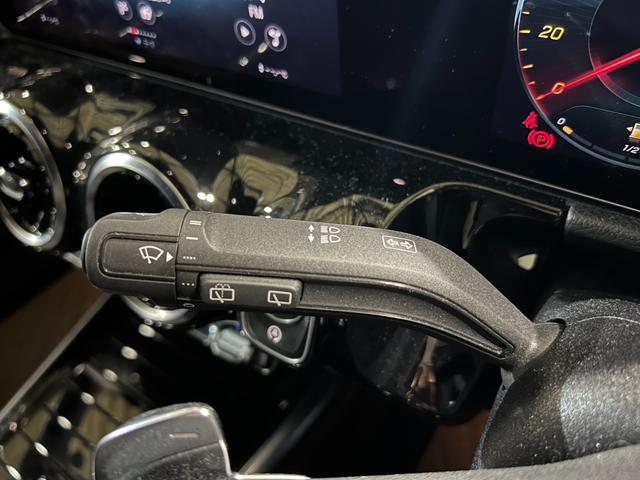 Ｂクラス Ｂ２００ｄ　ＡＭＧライン　アクティブブレーキアシスト　アクティブレーンキーピングアシスト　パワートランク　ハーフレザーシート　シートヒーター　純正ナビ　レーダークルコン　３６０°カメラ　ＥＴＣ（14枚目）