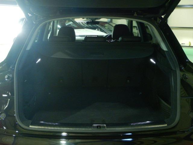 Ｑ５ ２．０ＴＦＳＩクワトロ　１ｓｔエディション　Ｓラインエクステリア　純正ナビ　フルセグ　サラウンドカメラ　本革シート　シートヒーター　パワーシート　レーダークルコン　純正２０インチアルミ　ＡＴリアゲート　パドルシフト（48枚目）