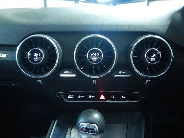 ＴＴクーペ １．８ＴＦＳＩ　スタイル＋　限定１００台　ＬＥＤヘッドライト　Ｓラインエクステリア　サイドアシスト　アウディパーキングシステム　純正１８インチアルミ（11枚目）
