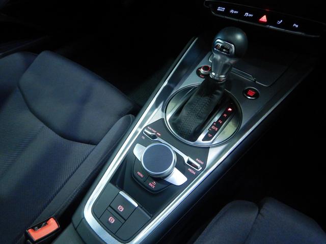 ＴＴクーペ １．８ＴＦＳＩ　スタイル＋　限定１００台　ＬＥＤヘッドライト　Ｓラインエクステリア　サイドアシスト　アウディパーキングシステム　純正１８インチアルミ（13枚目）