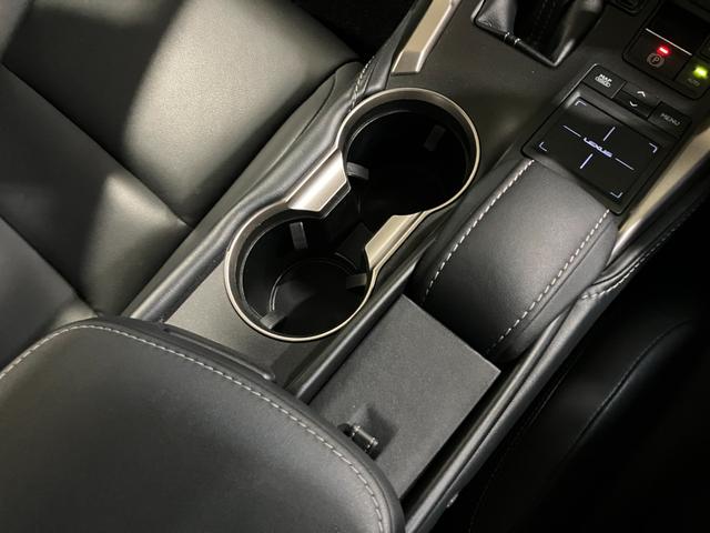 NX  本革シート 純正ナビ バックモニター フルセグ 三眼LEDヘッドライト パワーバックドア シート&ステアリングヒーター クルコン パワーシート 純正18インチアルミ(13枚目)