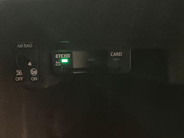 Ａ６アバント ４０ＴＤＩクワトロ　スポーツ　Ｓラインパッケージ　本革シート　マトリクスＬＥＤヘッドライト　サラウンドビュー　パークアシストプラス　バーチャルコックピットプラス　オートテールゲート　シートヒーター　パワーシート　レーダークルコン（17枚目）