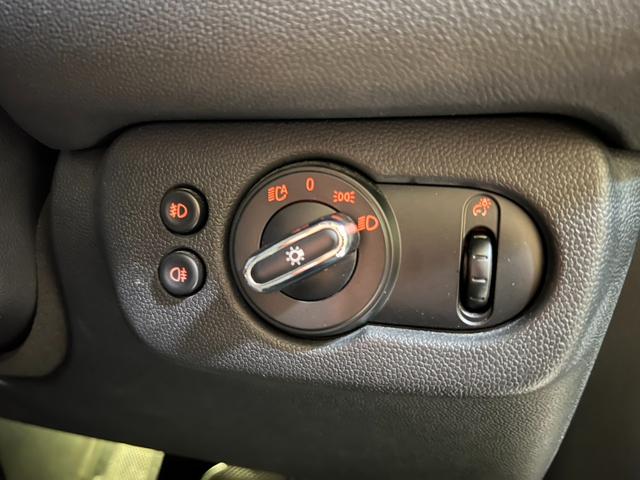 ＭＩＮＩ クーパーＳ　クラブマン　純正ナビ　バックカメラ　クルコン　ＬＥＤヘッドライト　純正１７インチアルミ（20枚目）