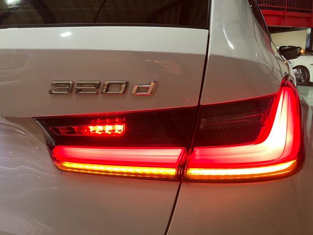 ３シリーズ ３２０ｄ　ｘＤｒｉｖｅツーリングＭスポツＥＤジョイ＋　ドライビングアシストプロフェッショナル　パーキングアシストプラス　アダプティブＬＥＤヘッドライト　ライブコックピット　ワイヤレスチャージング　Ｆシートヒーター　ＡＴテールゲート（23枚目）