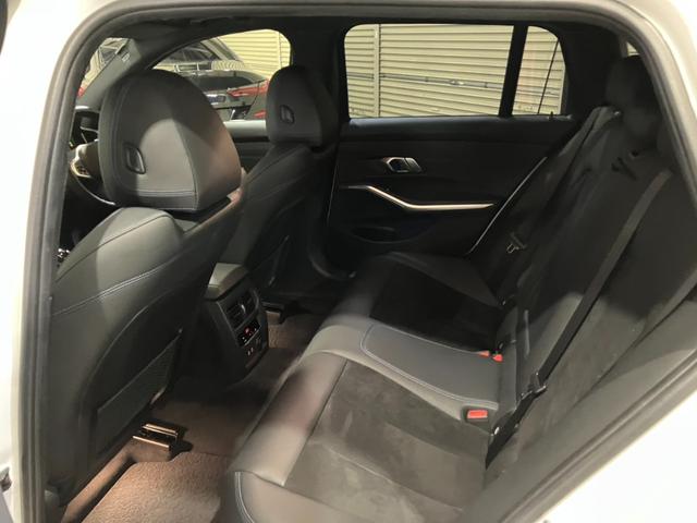 ３シリーズ ３２０ｄ　ｘＤｒｉｖｅツーリングＭスポツＥＤジョイ＋　ドライビングアシストプロフェッショナル　パーキングアシストプラス　アダプティブＬＥＤヘッドライト　ライブコックピット　ワイヤレスチャージング　Ｆシートヒーター　ＡＴテールゲート（43枚目）