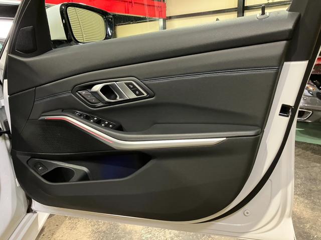 ３シリーズ ３２０ｄ　ｘＤｒｉｖｅツーリングＭスポツＥＤジョイ＋　ドライビングアシストプロフェッショナル　パーキングアシストプラス　アダプティブＬＥＤヘッドライト　ライブコックピット　ワイヤレスチャージング　Ｆシートヒーター　ＡＴテールゲート（52枚目）