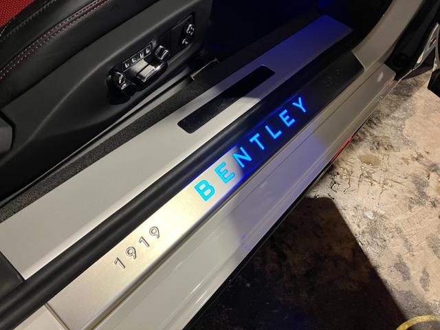 コンチネンタル ＧＴ　マリナードライビングスペック　ＣＥＮＴＥＮＡＲＹスペック　フロントシートコンフォートスペック　ベントレーローテーションディスプレイ　ムードライティングスペック　ナイトビジョン　２２インチアロイホイール（7枚目）