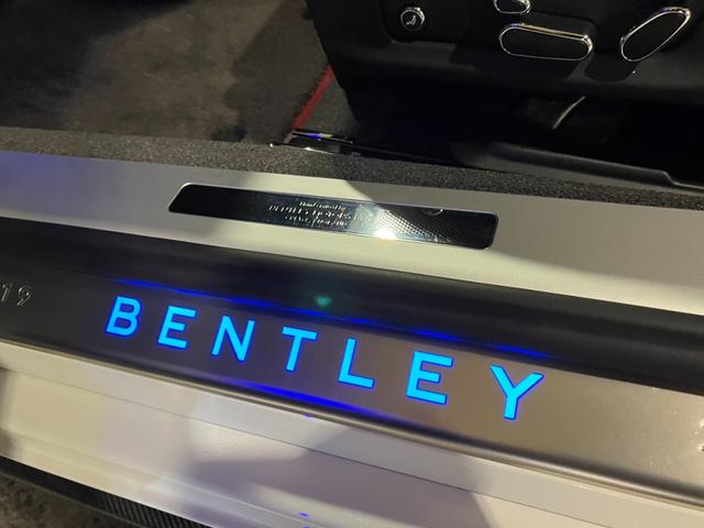 コンチネンタル ＧＴ　マリナードライビングスペック　ＣＥＮＴＥＮＡＲＹスペック　フロントシートコンフォートスペック　ベントレーローテーションディスプレイ　ムードライティングスペック　ナイトビジョン　２２インチアロイホイール（14枚目）