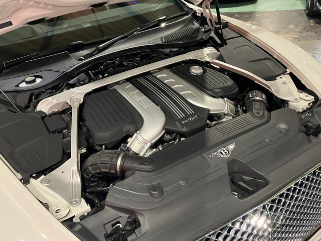 コンチネンタル ＧＴ　マリナードライビングスペック　ＣＥＮＴＥＮＡＲＹスペック　フロントシートコンフォートスペック　ベントレーローテーションディスプレイ　ムードライティングスペック　ナイトビジョン　２２インチアロイホイール（17枚目）