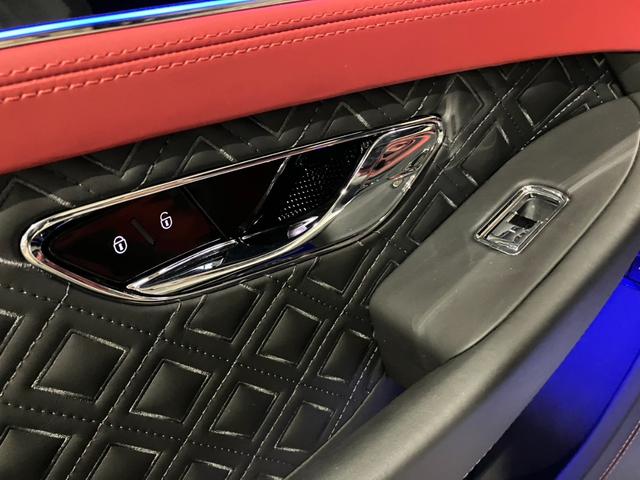 コンチネンタル ＧＴ　マリナードライビングスペック　ＣＥＮＴＥＮＡＲＹスペック　フロントシートコンフォートスペック　ベントレーローテーションディスプレイ　ムードライティングスペック　ナイトビジョン　２２インチアロイホイール（30枚目）