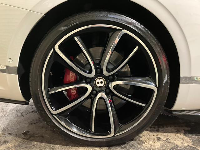 コンチネンタル ＧＴ　マリナードライビングスペック　ＣＥＮＴＥＮＡＲＹスペック　フロントシートコンフォートスペック　ベントレーローテーションディスプレイ　ムードライティングスペック　ナイトビジョン　２２インチアロイホイール（70枚目）