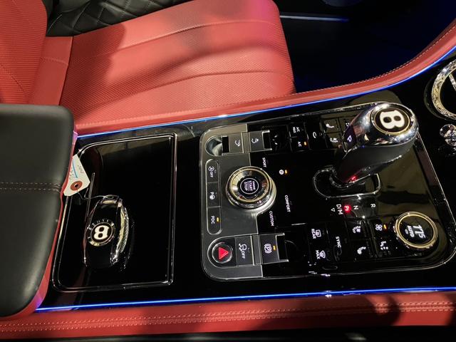 コンチネンタル ＧＴ　マリナードライビングスペック　ＣＥＮＴＥＮＡＲＹスペック　フロントシートコンフォートスペック　ベントレーローテーションディスプレイ　ムードライティングスペック　ナイトビジョン　２２インチアロイホイール（73枚目）