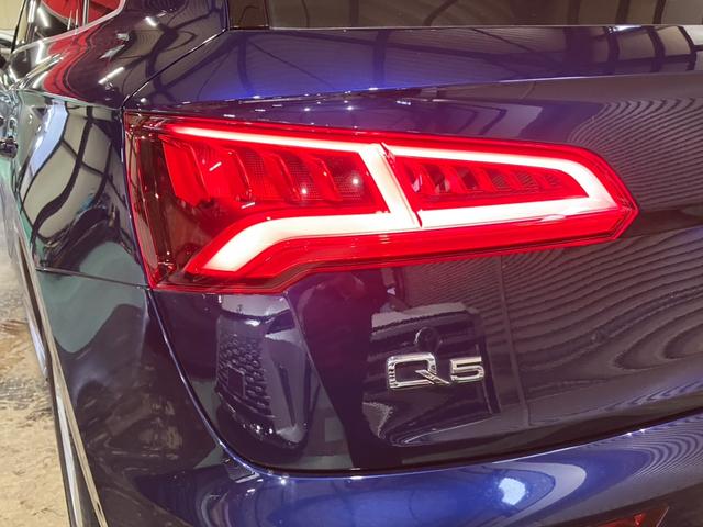 Ｑ５ ４０ＴＤＩクワトロ　スポーツ　アシスタンスパッケージ　バーチャルコックピット　サラウンドビューカメラ　アクティブレーンアシスト　パークアシスト　シートヒーター　ＬＥＤヘッドライト　オートリアゲート（25枚目）