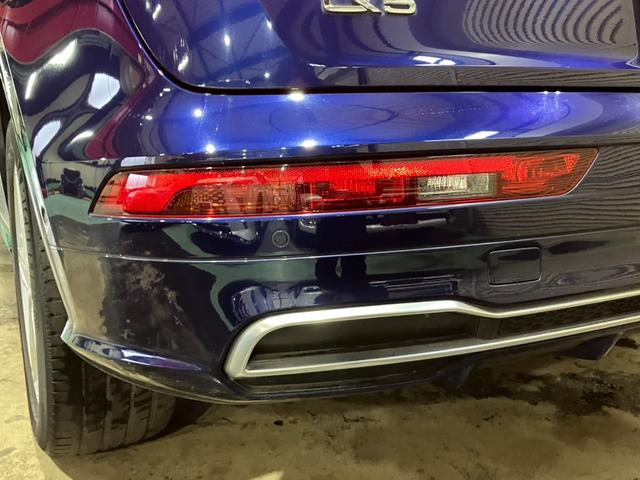 Ｑ５ ４０ＴＤＩクワトロ　スポーツ　アシスタンスパッケージ　バーチャルコックピット　サラウンドビューカメラ　アクティブレーンアシスト　パークアシスト　シートヒーター　ＬＥＤヘッドライト　オートリアゲート（26枚目）