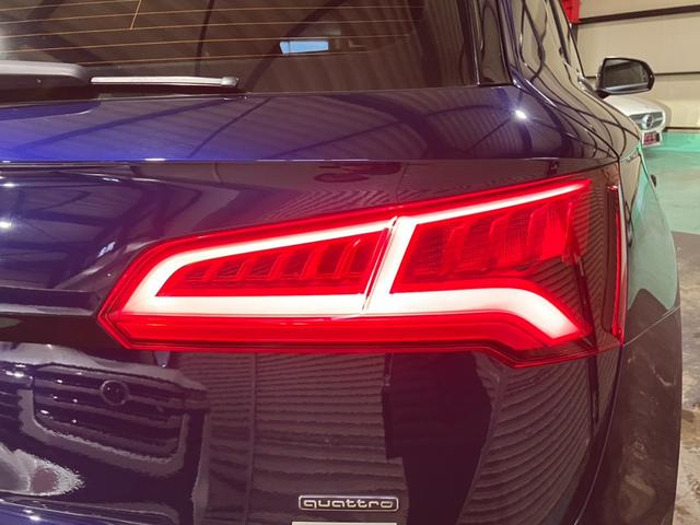 Ｑ５ ４０ＴＤＩクワトロ　スポーツ　アシスタンスパッケージ　バーチャルコックピット　サラウンドビューカメラ　アクティブレーンアシスト　パークアシスト　シートヒーター　ＬＥＤヘッドライト　オートリアゲート（27枚目）