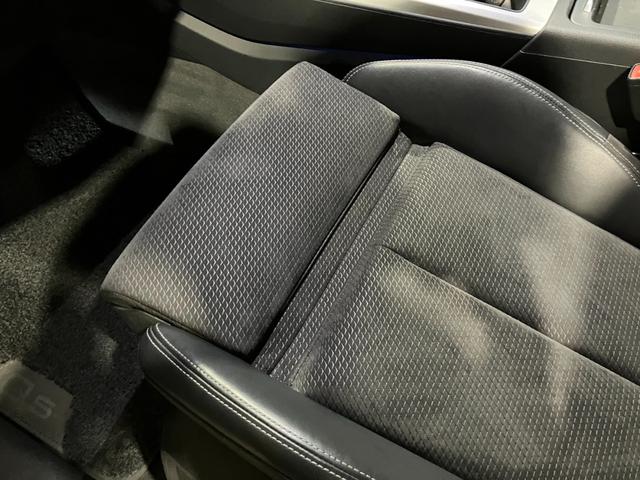 Ｑ５ ４０ＴＤＩクワトロ　スポーツ　アシスタンスパッケージ　バーチャルコックピット　サラウンドビューカメラ　アクティブレーンアシスト　パークアシスト　シートヒーター　ＬＥＤヘッドライト　オートリアゲート（37枚目）