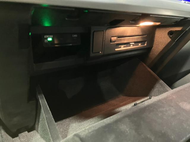 Ｑ５ ４０ＴＤＩクワトロ　スポーツ　アシスタンスパッケージ　バーチャルコックピット　サラウンドビューカメラ　アクティブレーンアシスト　パークアシスト　シートヒーター　ＬＥＤヘッドライト　オートリアゲート（40枚目）