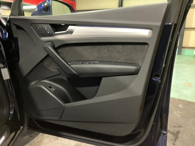 Ｑ５ ４０ＴＤＩクワトロ　スポーツ　アシスタンスパッケージ　バーチャルコックピット　サラウンドビューカメラ　アクティブレーンアシスト　パークアシスト　シートヒーター　ＬＥＤヘッドライト　オートリアゲート（66枚目）