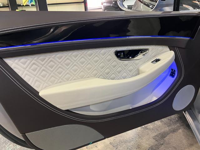 コンチネンタル GT V8マリナー ハードライティングスペック シティスペック ツーリングスペック ブラックラインスペック 22インチアルミ 純正ナビ 360°カメラ フルセグ レーダークルコン(45枚目)