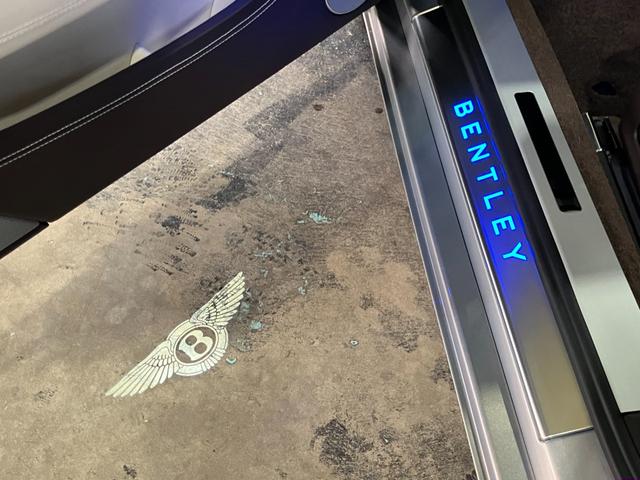 コンチネンタル GT V8マリナー ハードライティングスペック シティスペック ツーリングスペック ブラックラインスペック 22インチアルミ 純正ナビ 360°カメラ フルセグ レーダークルコン(50枚目)