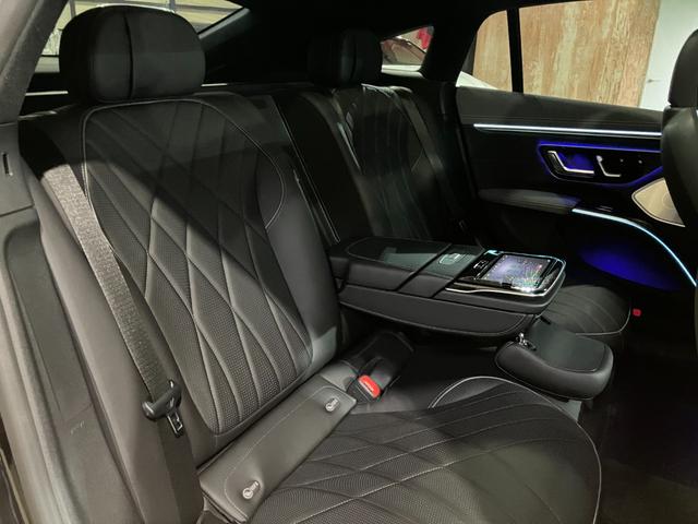 EQS EQS53 4マチック+ 1オーナー パノラミックスライディングルーフ エクスクルーシブPKG AMGカーボンファイバーインテリアトリム リアコンフォートPKG ナビ 360° ブルメスター シートヒーター&ベンチレーション(72枚目)