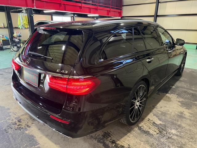 Eクラスステーションワゴン E43 4マチック ステーションワゴン エクスクルーシブパッケージ パノラマスライディングルーフBurmesterサウンド ナッパレザー レーダーセーフティパッケージ エアバランスPKG マルチビームLED シートヒーター 360度カメラ(3枚目)