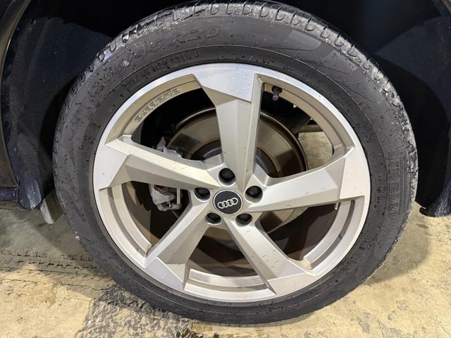 Q5 40TDIクワトロ スポーツ Sラインパッケージ マトリクスLEDヘッドライト アシスタンスパッケージ バーチャルコックピット シートヒーター(フロントリア)20インチAW オートマチックテールゲート サラウンドビューカメラ(39枚目)