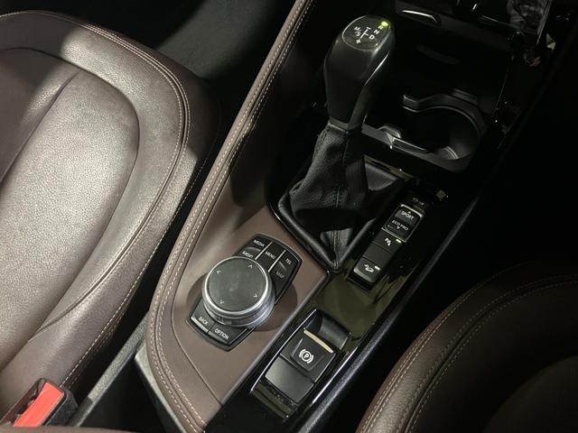 Ｘ１ ｘＤｒｉｖｅ　１８ｄ　ｘライン　茶革シート　ドライビングアシスト　パーキングアシスト　ＰＤＣ　ＬＥＤヘッドライト　Ｆパワーシート　シートヒーター　オートテールゲート　ＥＴＣ　純正１８インチアロイホイール（11枚目）