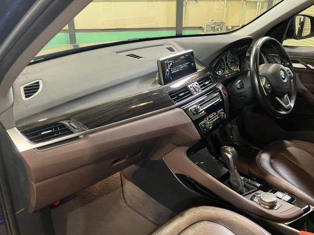 Ｘ１ ｘＤｒｉｖｅ　１８ｄ　ｘライン　茶革シート　ドライビングアシスト　パーキングアシスト　ＰＤＣ　ＬＥＤヘッドライト　Ｆパワーシート　シートヒーター　オートテールゲート　ＥＴＣ　純正１８インチアロイホイール（44枚目）