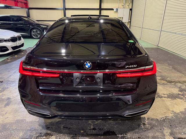 7シリーズ 740i Mスポーツ 電動ガラスサンルーフ エクスクルーシブナッパレザー ヒート&ベンチレーションシート BMWレーザーライト ACC パーキングアシストプラス ソフトクローズドア 電動トランクリッド HUD(4枚目)