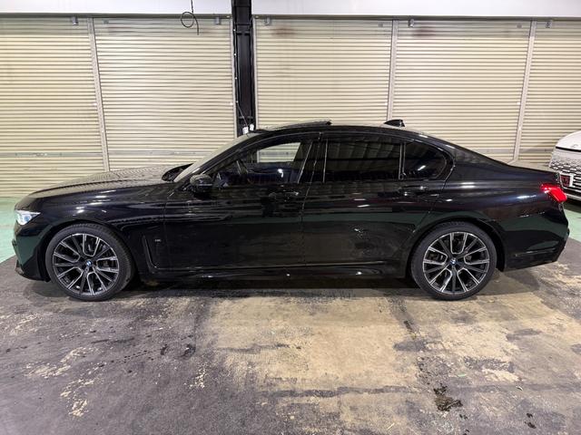 7シリーズ 740i Mスポーツ 電動ガラスサンルーフ エクスクルーシブナッパレザー ヒート&ベンチレーションシート BMWレーザーライト ACC パーキングアシストプラス ソフトクローズドア 電動トランクリッド HUD(5枚目)