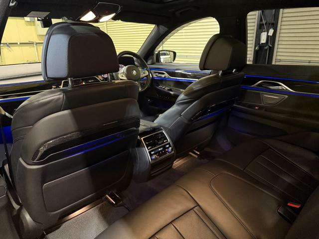 7シリーズ 740i Mスポーツ 電動ガラスサンルーフ エクスクルーシブナッパレザー ヒート&ベンチレーションシート BMWレーザーライト ACC パーキングアシストプラス ソフトクローズドア 電動トランクリッド HUD(13枚目)