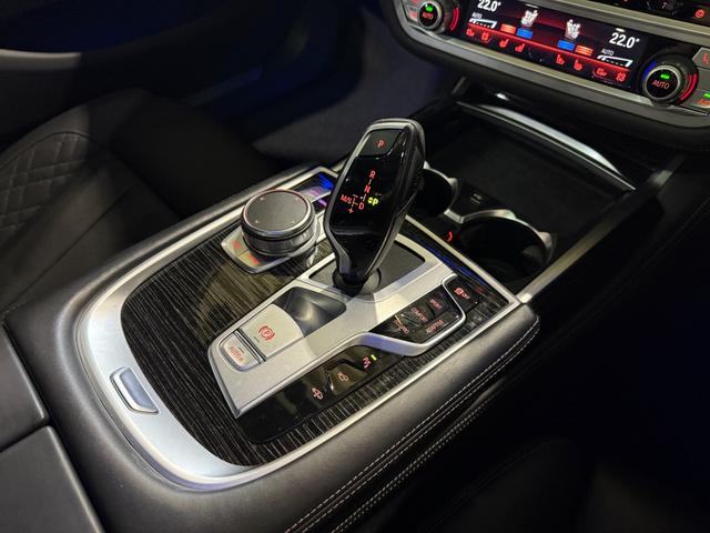 7シリーズ 740i Mスポーツ 電動ガラスサンルーフ エクスクルーシブナッパレザー ヒート&ベンチレーションシート BMWレーザーライト ACC パーキングアシストプラス ソフトクローズドア 電動トランクリッド HUD(35枚目)