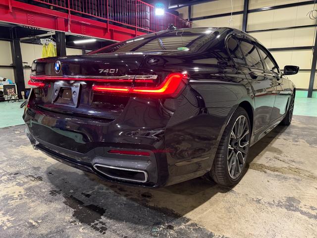 7シリーズ 740i Mスポーツ 電動ガラスサンルーフ エクスクルーシブナッパレザー ヒート&ベンチレーションシート BMWレーザーライト ACC パーキングアシストプラス ソフトクローズドア 電動トランクリッド HUD(42枚目)
