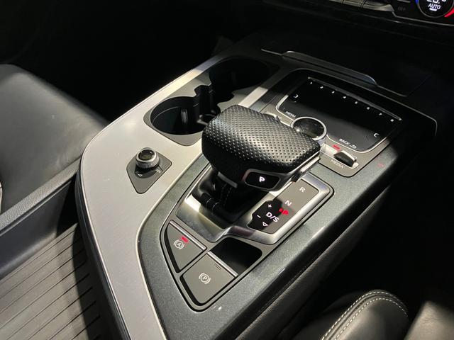 Q7 2.0TFSIクワトロ Sラインパッケージ 7シーターPKG リアアシスタンスPKG オールホイールステアリング マトリクスLEDヘッドライト バーチャルコックピット サラウンドビュー オートテールゲート ロティフォーム22インチアルミ(11枚目)