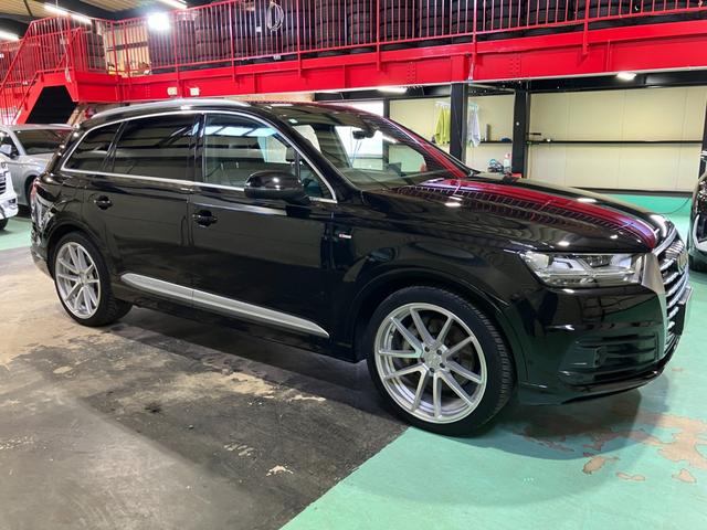 Q7 2.0TFSIクワトロ Sラインパッケージ 7シーターPKG リアアシスタンスPKG オールホイールステアリング マトリクスLEDヘッドライト バーチャルコックピット サラウンドビュー オートテールゲート ロティフォーム22インチアルミ(26枚目)